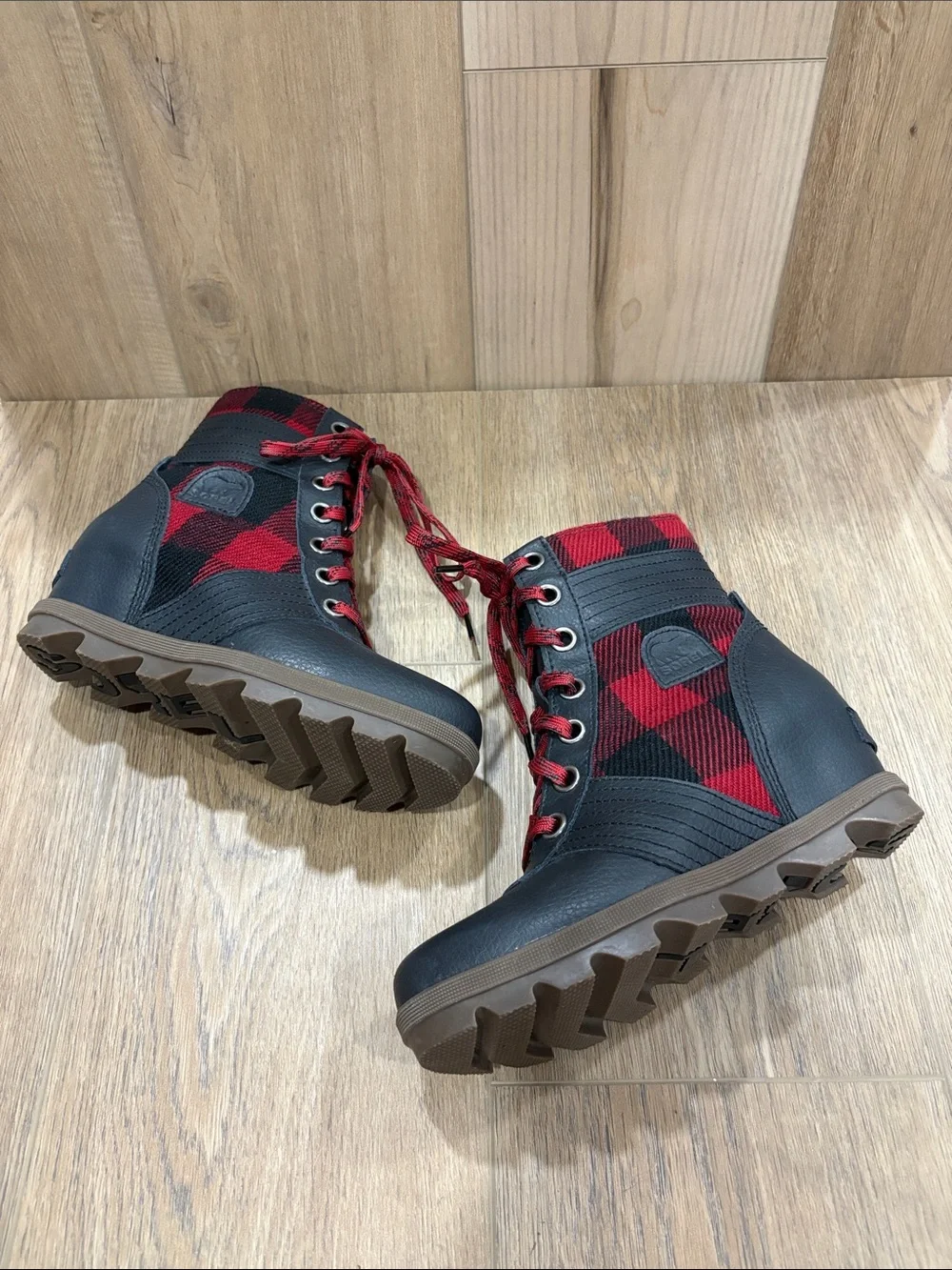 Sorel Lexie Buffalo Plaid Wedge Ankle Lace Up Bootie Y4 W6 Waterproof Lumberjack